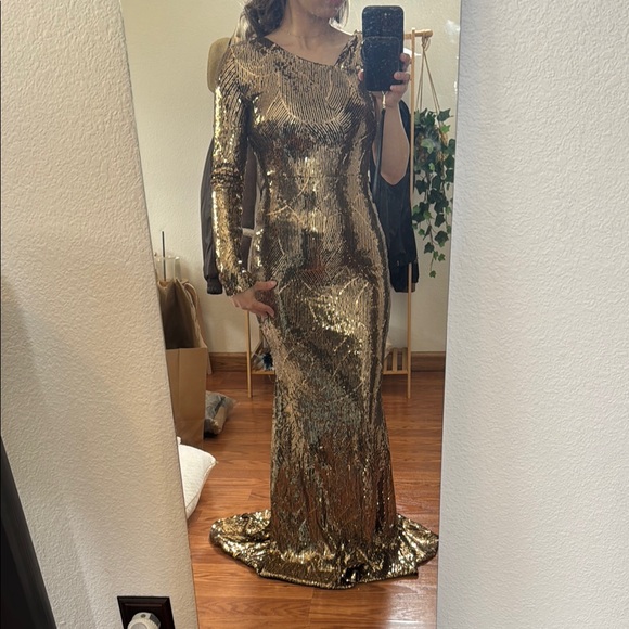 Gold Sequin Sleeveless Dress - Picture 5 of 5